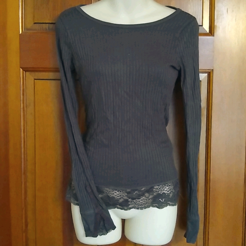 Hollister Sz M gray lace trimmed ribbed sweater